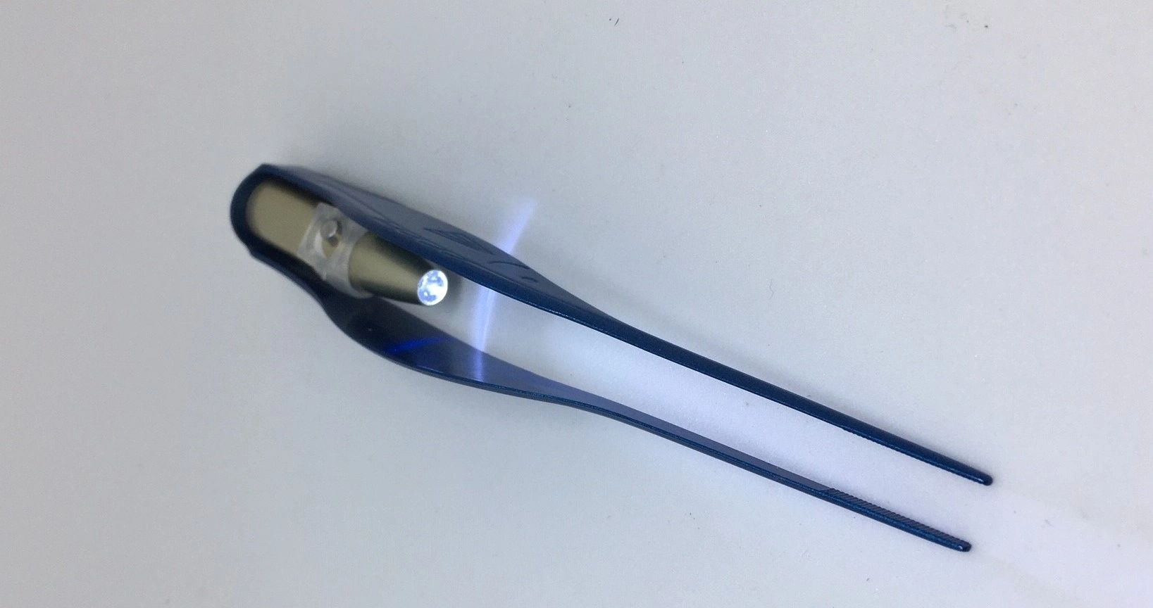 Tweezers with LED light