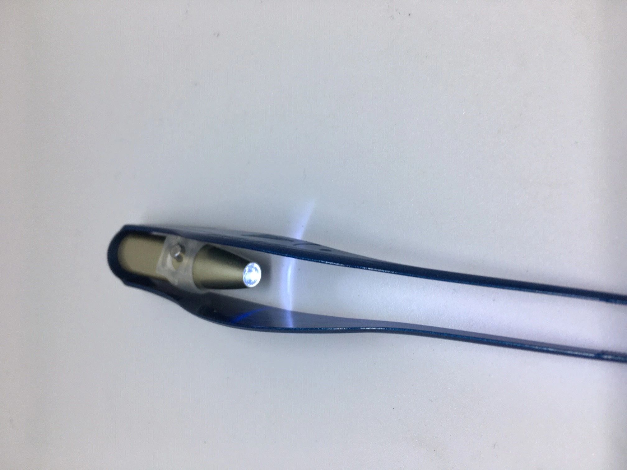 Tweezers with LED light